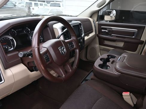 Used 2018 RAM 2500 SLT w/ Luxury Group image 7