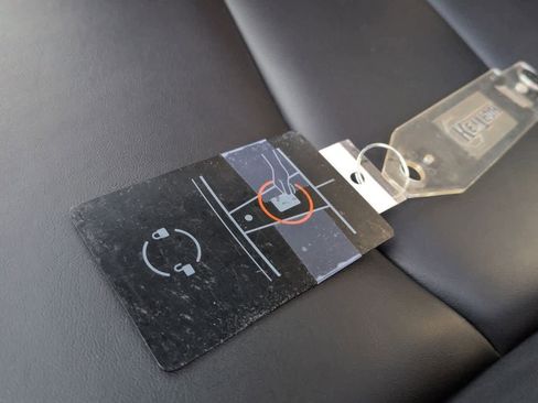 Used 2022 Tesla Model Y Long Range image 34