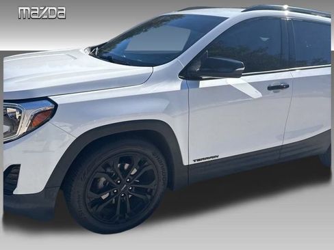 Used 2021 GMC Terrain SLE w/ Driver Convenience Package image 15