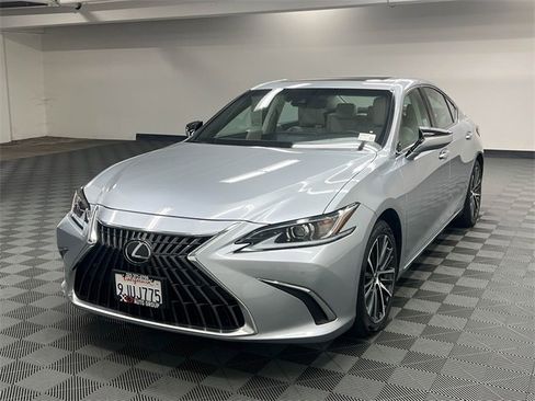 Certified 2024 Lexus ES 300h w/ Premium Package image 2