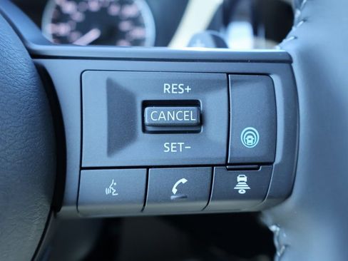 New 2025 Nissan Pathfinder SV w/ SV Premium Package image 12