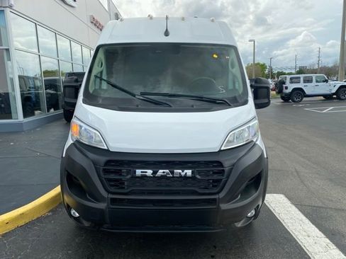 Used 2024 RAM ProMaster 2500 w/ Convenience Group image 3