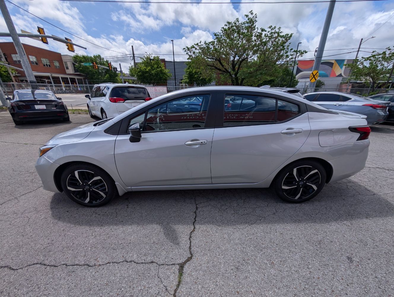 Used 2025 Nissan Versa SR w/ Trunk Package FWD image 9