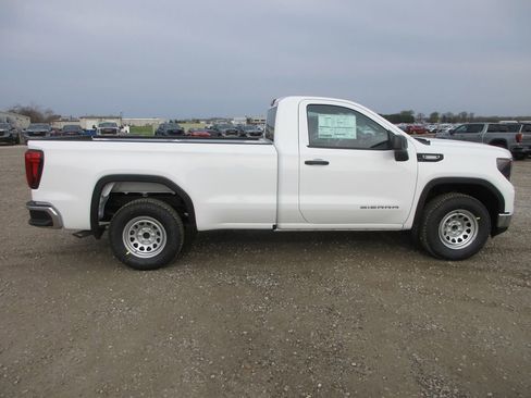 New 2026 GMC Sierra 1500 Pro image 3