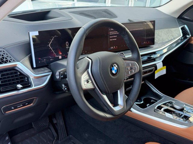 Used 2026 BMW X7 xDrive40i w/ Premium Package AWD/4WD image 13