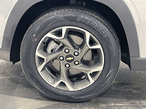 Used 2024 Chevrolet Trax LT FWD image 34