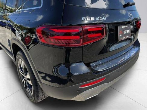 Used 2025 Mercedes-Benz GLB 250 image 14