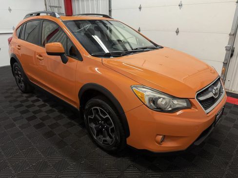 Used 2014 Subaru Crosstrek 2.0i Premium w/ Moonroof Package AWD/4WD image 5
