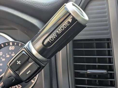 Certified 2024 Nissan Titan SV w/ SV Convenience Package image 12