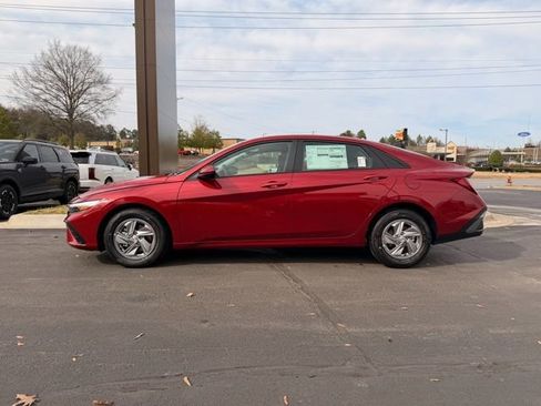 New 2026 Hyundai Elantra SE w/ Cargo Package image 4