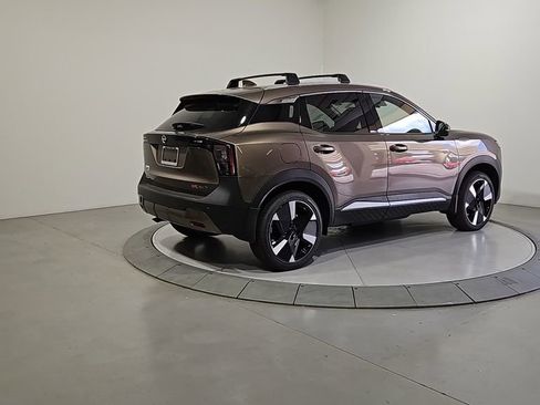 New 2025 Nissan Kicks SR image 5