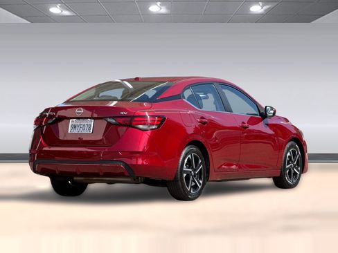 Used 2024 Nissan Sentra SV FWD image 8
