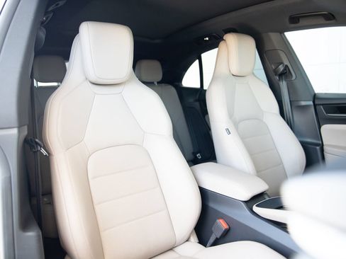 Certified 2024 Porsche Macan 4 Electric AWD/4WD image 23