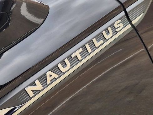 Used 2022 Lincoln Nautilus Reserve w/ Equipment Group 202A AWD/4WD image 11