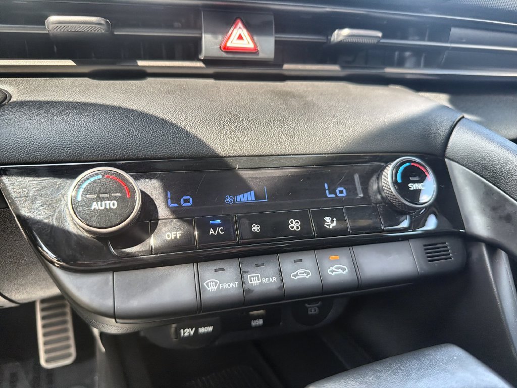 Used 2025 Hyundai Elantra Sport FWD image 16