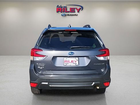 Used 2022 Subaru Forester Premium image 6
