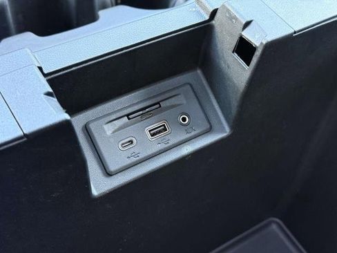 Used 2020 Chevrolet Silverado 1500 High Country w/ Technology Package image 32