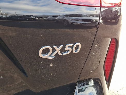 Certified 2025 INFINITI QX50 Luxe image 30