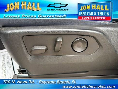 Used 2023 Chevrolet Silverado 1500 High Country w/ Technology Package AWD/4WD image 21