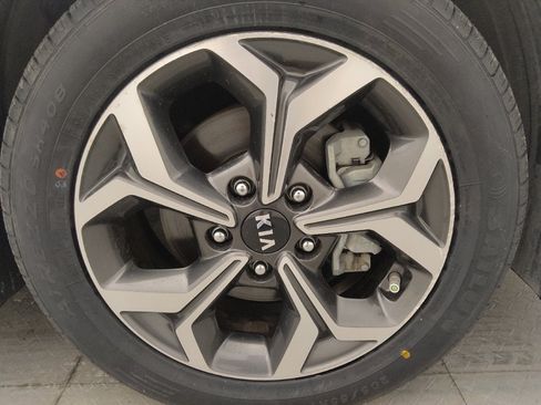 Used 2020 Kia Forte LXS FWD image 31