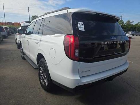 Used 2025 Ford Expedition Active RWD image 4