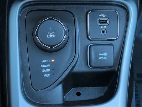 Certified 2021 Jeep Compass Latitude image 23