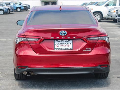 Used 2022 Toyota Camry XLE w/ Navigation Upgrade Package FWD image 8