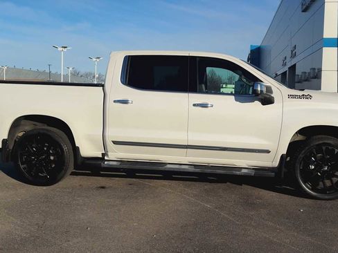 Used 2023 Chevrolet Silverado 1500 High Country image 13