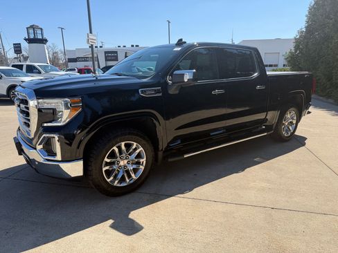 Used 2022 GMC Sierra 1500 SLT w/ SLT Premium Plus Package AWD/4WD image 3