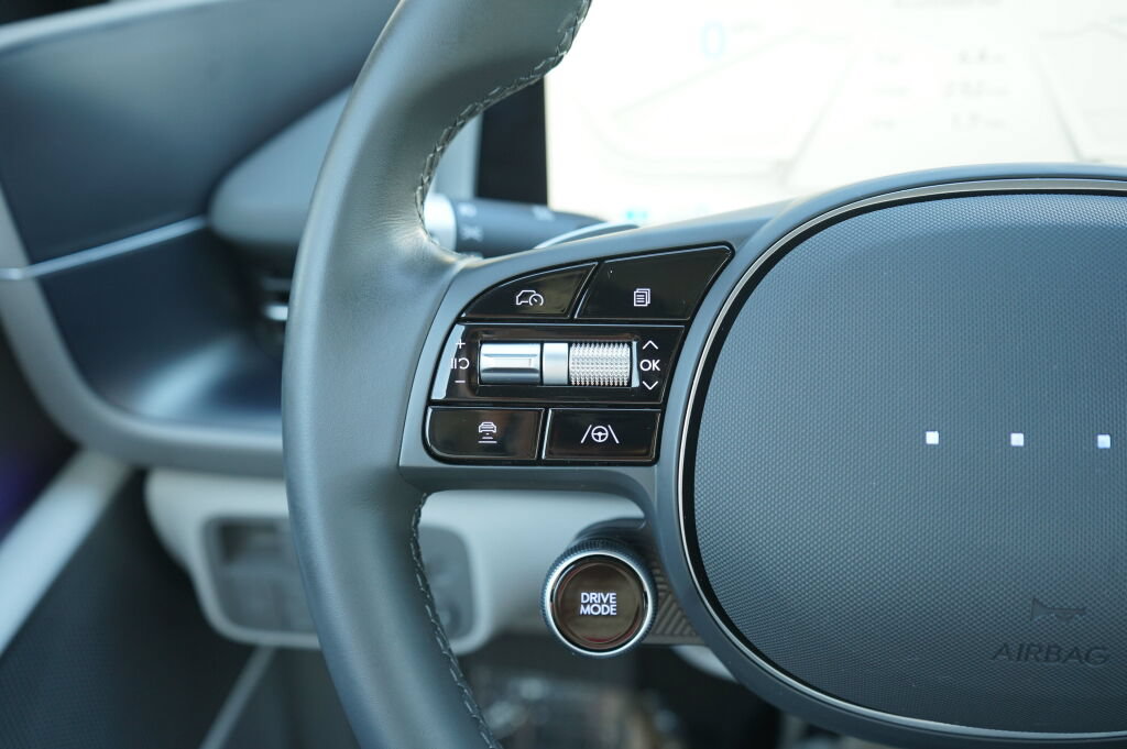 Certified 2025 Hyundai Ioniq 6 SEL RWD image 30
