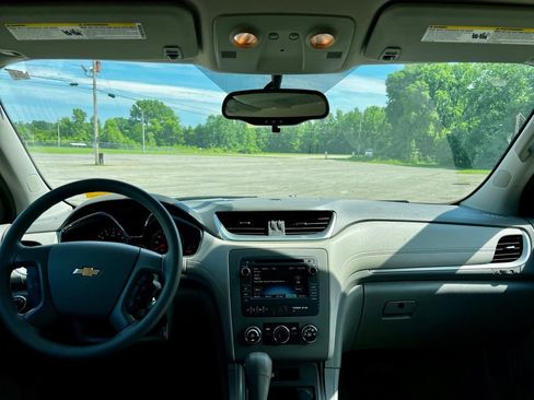 Used 2014 Chevrolet Traverse LS FWD image 16