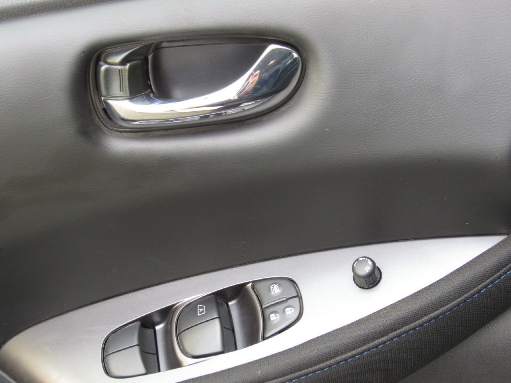 Used 2025 Nissan Leaf S FWD image 31