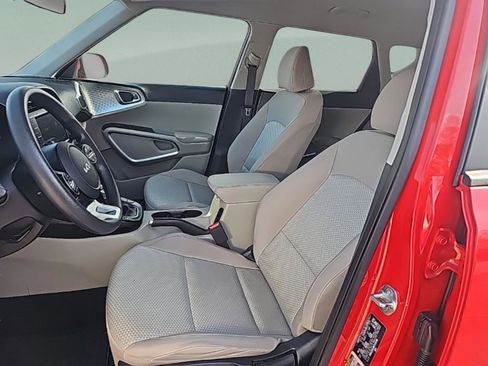 Used 2024 Kia Soul LX image 23