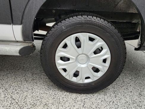 Used 2025 Ford Transit 250 Low Roof w/ Exterior Upgrade Package RWD image 9