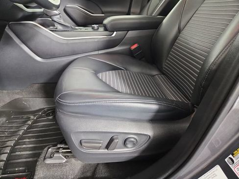 Used 2023 Toyota Highlander XSE AWD/4WD image 31