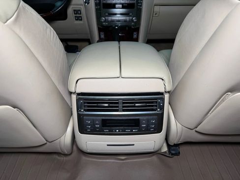 Used 2011 Lexus LX 570 4WD w/ Luxury Pkg image 24