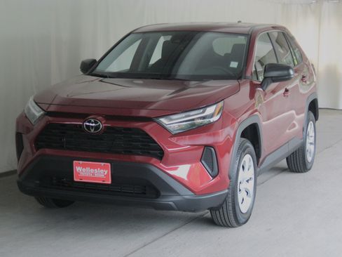 Used 2023 Toyota RAV4 LE image 21