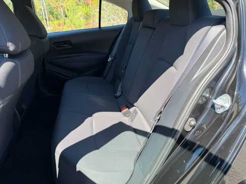 Used 2022 Toyota Corolla LE FWD image 19