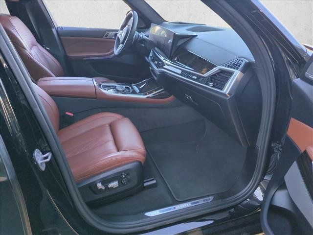 Used 2025 BMW X7 M60i w/ Climate Comfort Package AWD/4WD image 24