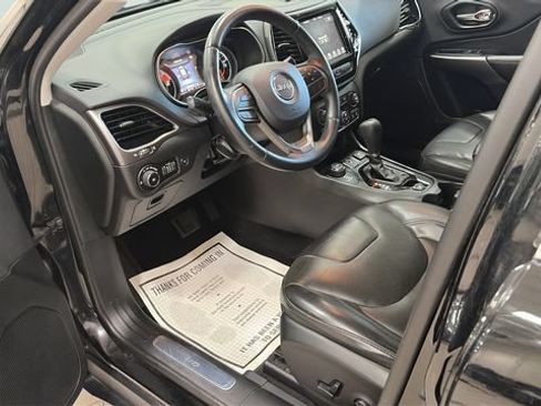 Used 2019 Jeep Cherokee Limited AWD/4WD image 30