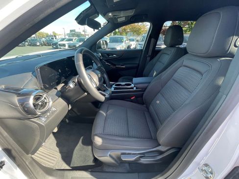 Used 2025 Chevrolet Equinox LT image 25