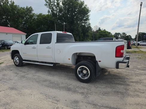 Used 2010 Chevrolet Silverado 3500 LT w/ Interior Plus Package AWD/4WD image 4