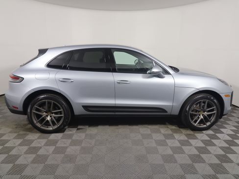 Certified 2023 Porsche Macan image 8