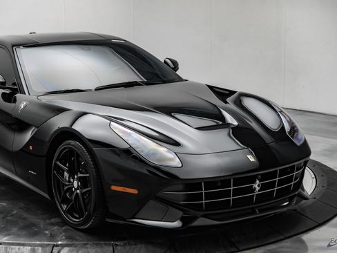 Used 2017 Ferrari F12 Berlinetta RWD image 32