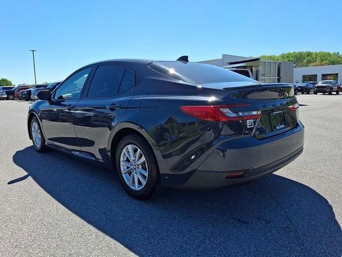 Certified 2025 Toyota Camry SE AWD/4WD image 4