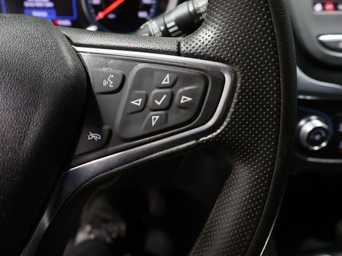 Used 2020 Chevrolet Equinox LT image 35