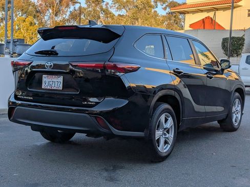 Used 2024 Toyota Highlander LE image 14