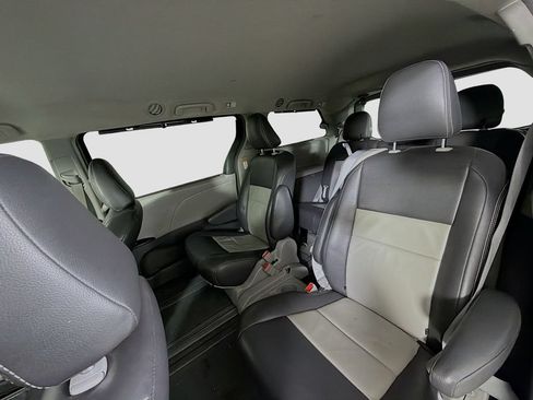 Used 2017 Toyota Sienna LE FWD image 22