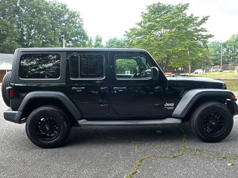 Used 2019 Jeep Wrangler Unlimited Sport S AWD/4WD image 6