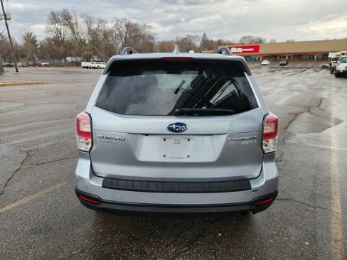 Used 2017 Subaru Forester 2.5i Premium w/ All-Weather Package image 5